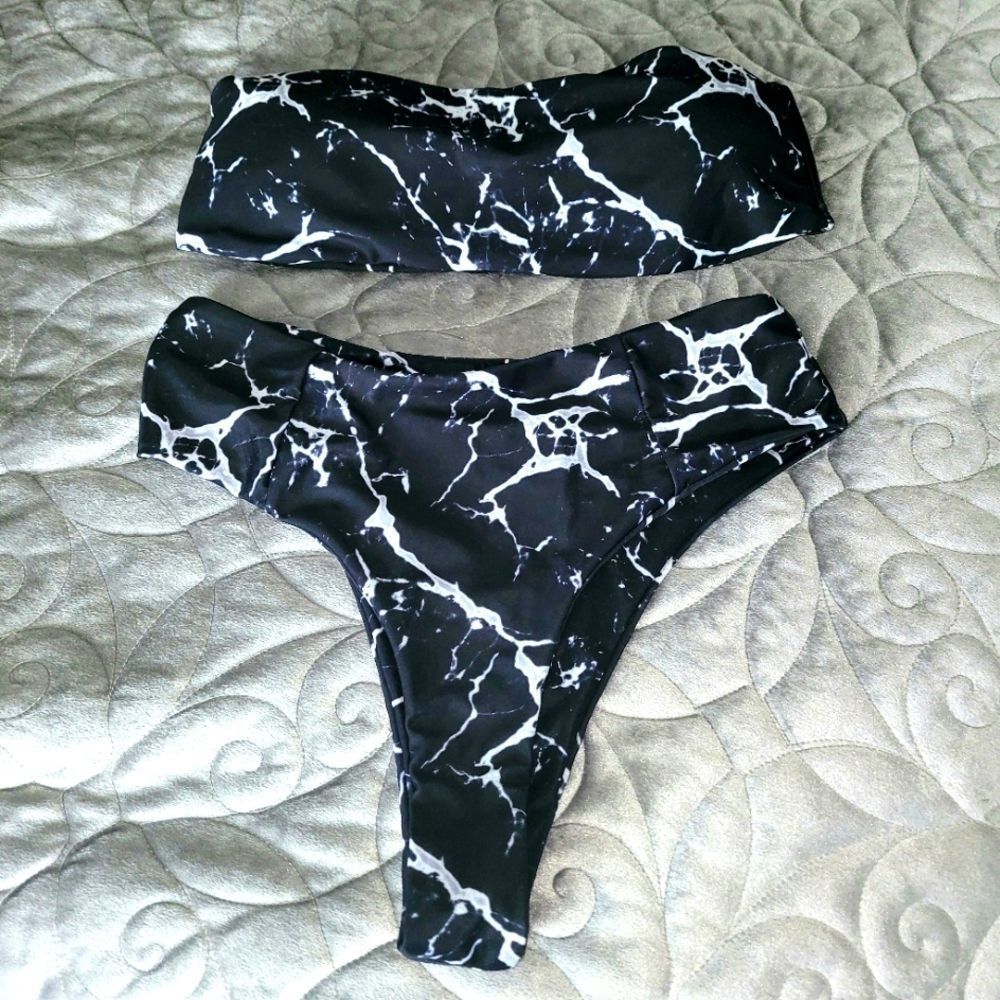 BOUTIQUE BLACK AND WHITE BIKINI